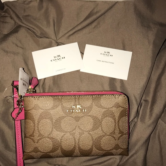 Coach Wristlet NWT - Picture 8 of 8